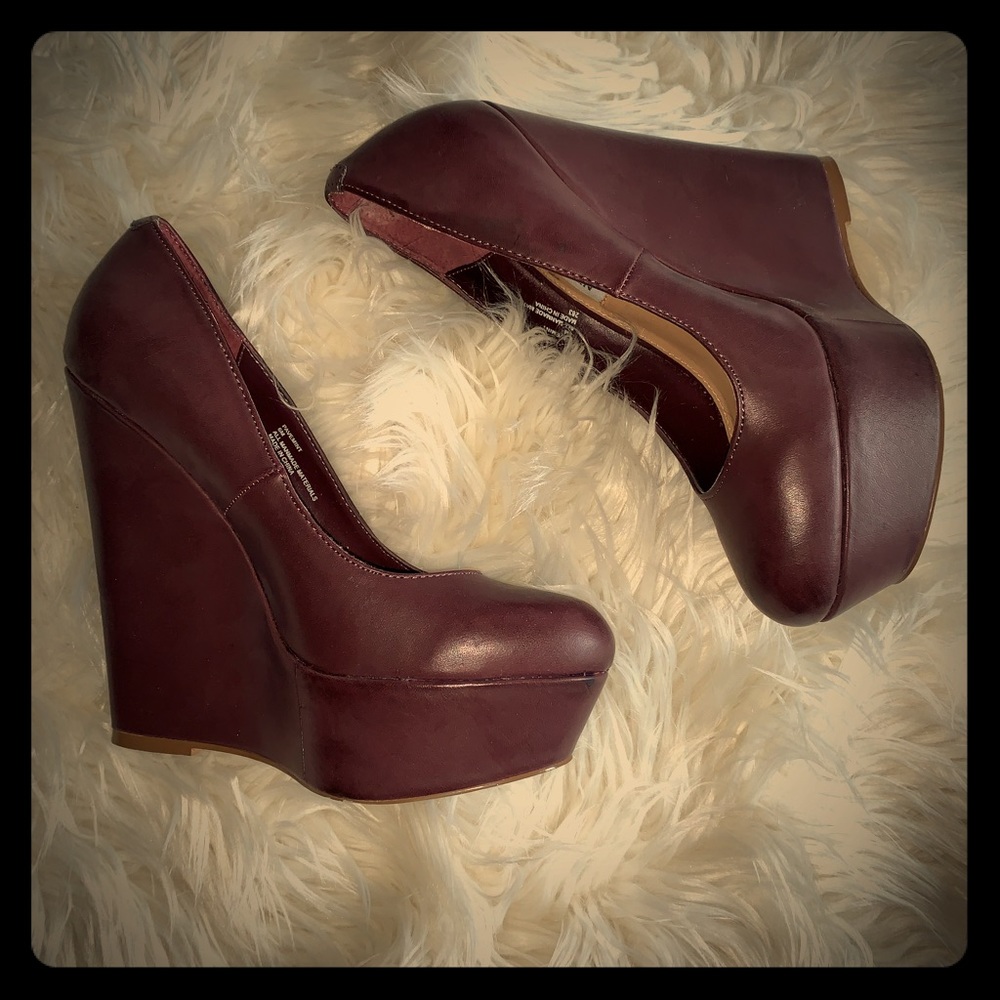 Steve Madden Brown Wedges